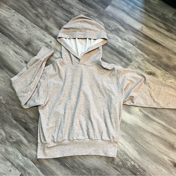 Evereve Hooded Sweatshirt - Picture 1 of 4